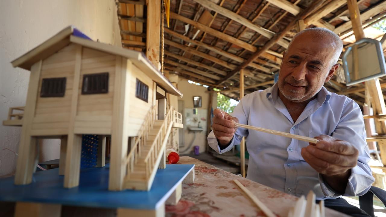Ağabeyine bakarak öğrendiği maket ustalığını 36 yıldır sürdürüyor