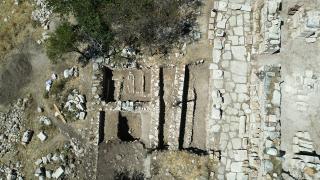Timbriada Antik Kenti’nde 2 bin 200 yıllık kiler ve aşevi bulundu
