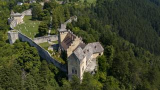 Bosna-Hersek’in tarihi Ostrozac Kalesi
