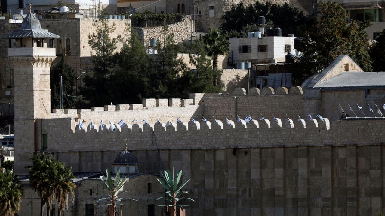 Müslümanlar için en kutsal 4. cami olan Harem-i İbrahim`e yönelik ihlaller