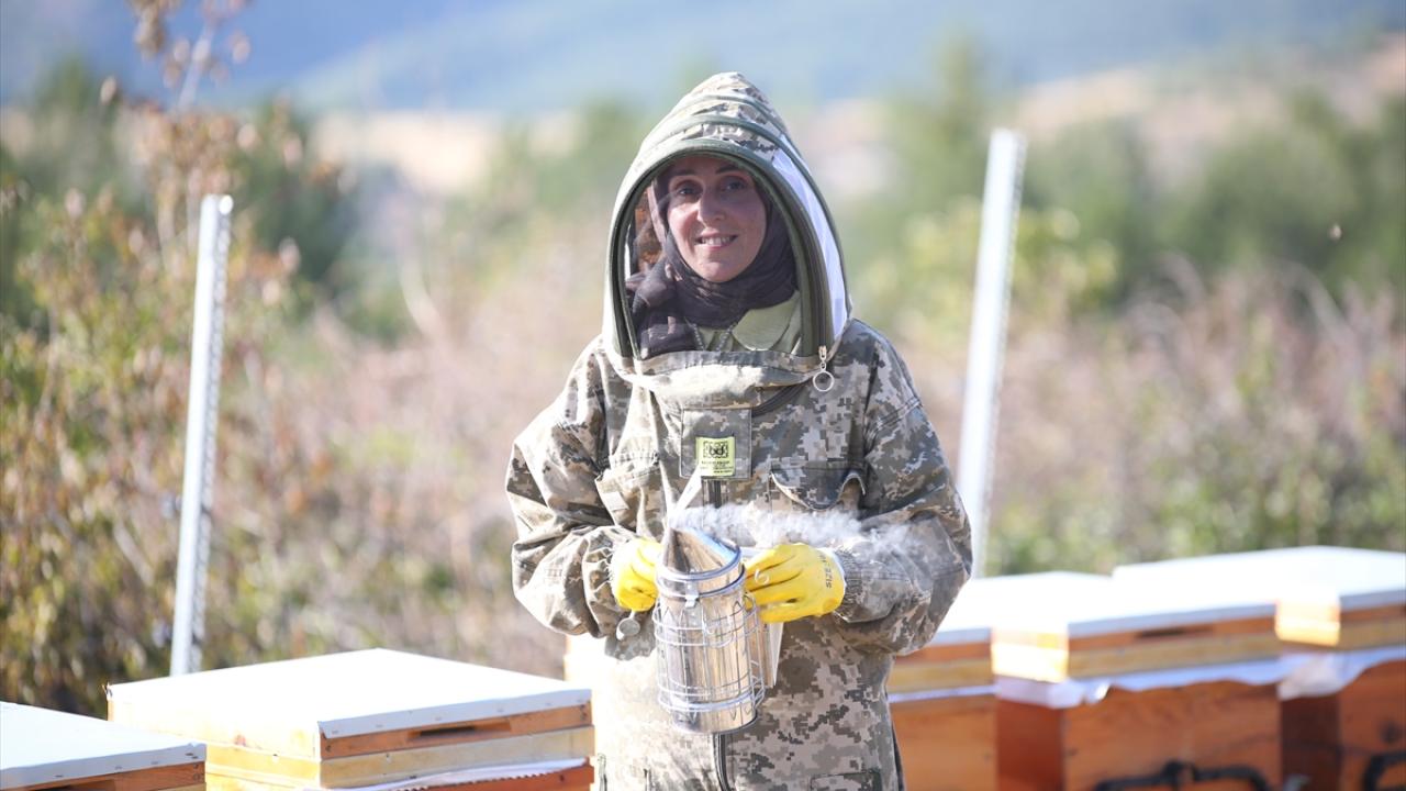 "Kraliçenin Arıları" ismiyle paylaşımlar yapıyor