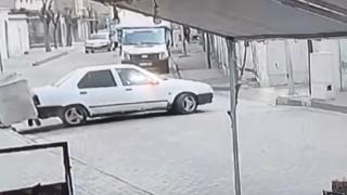 Geri manevra yapamadı, çarpa çarpa çıktı