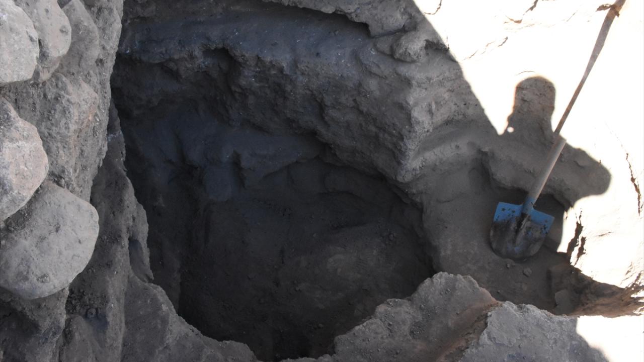 "Bakır disk, iğneler ve küpeler de çıktı"