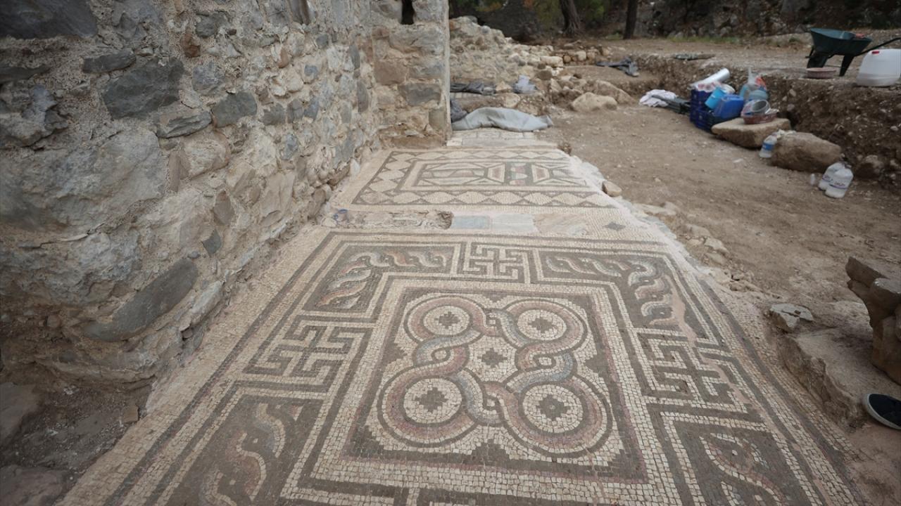 Kentin 6 farklı alanında kazı çalışması yapılıyor