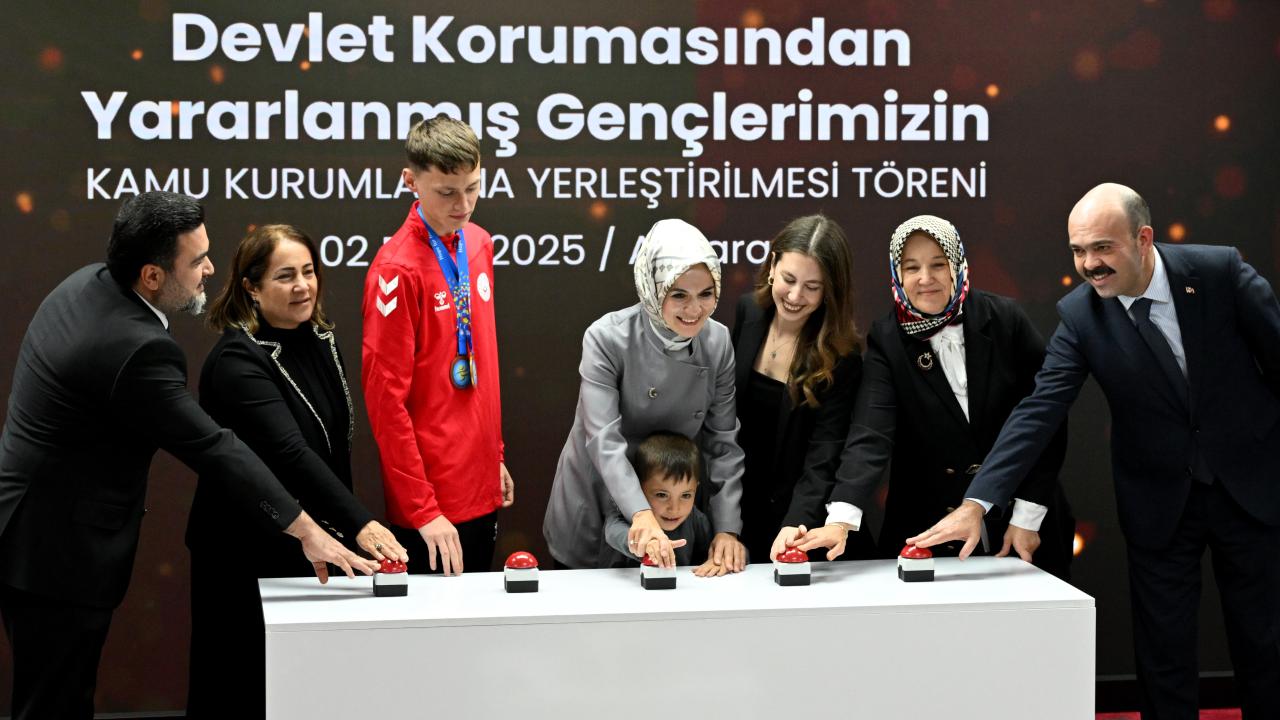 Devlet korumasındaki 742 gencin kamu kurumlarına ataması yapıldı