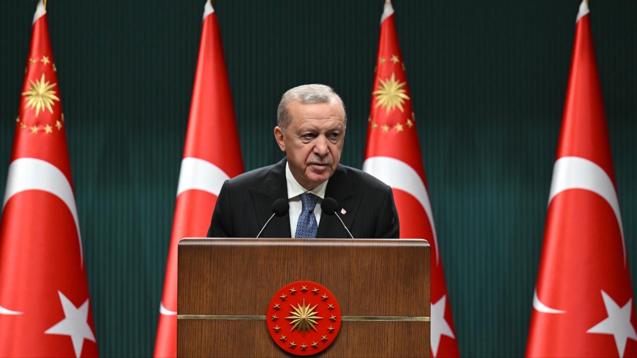 Cumhurbaşkanı Erdoğan Aliya İzzetbegoviç’i andı