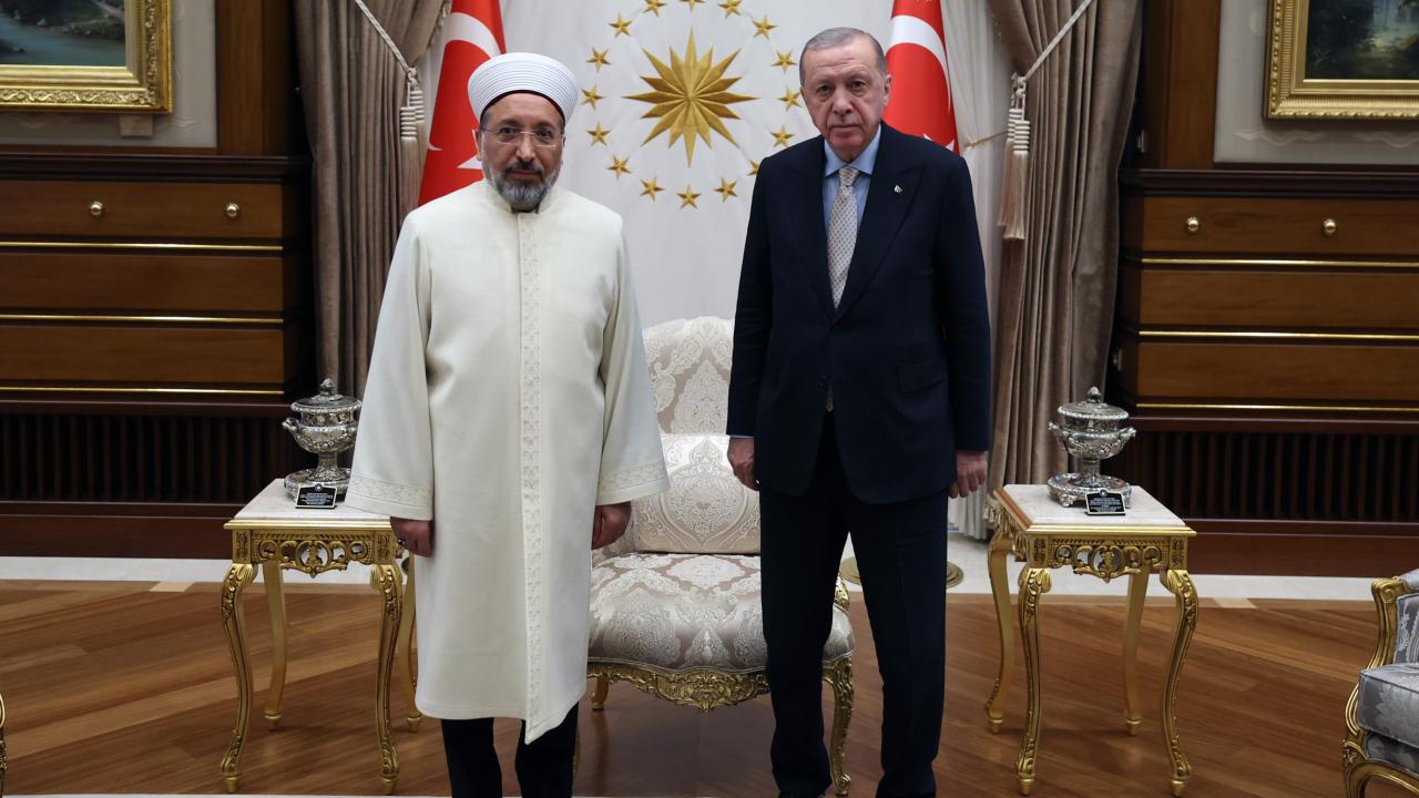 Cumhurbaşkanı Erdoğan, Diyanet İşleri Başkanı Arpaguş’u kabul etti