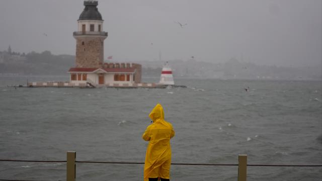 İstanbul için fırtına uyarısı haber görseli