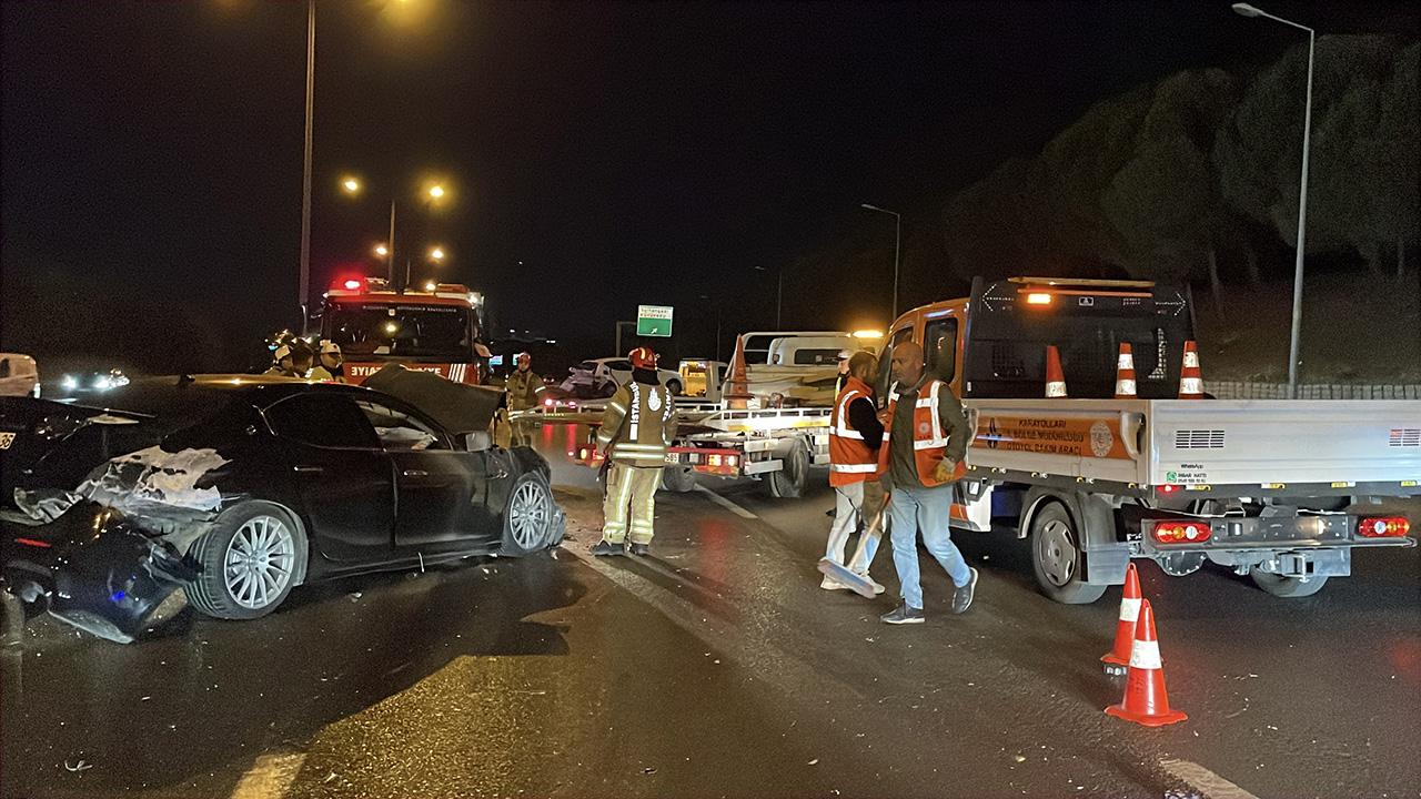 TEM Otoyolu’nda kaza yaptı, otomobilini bırakıp kaçtı