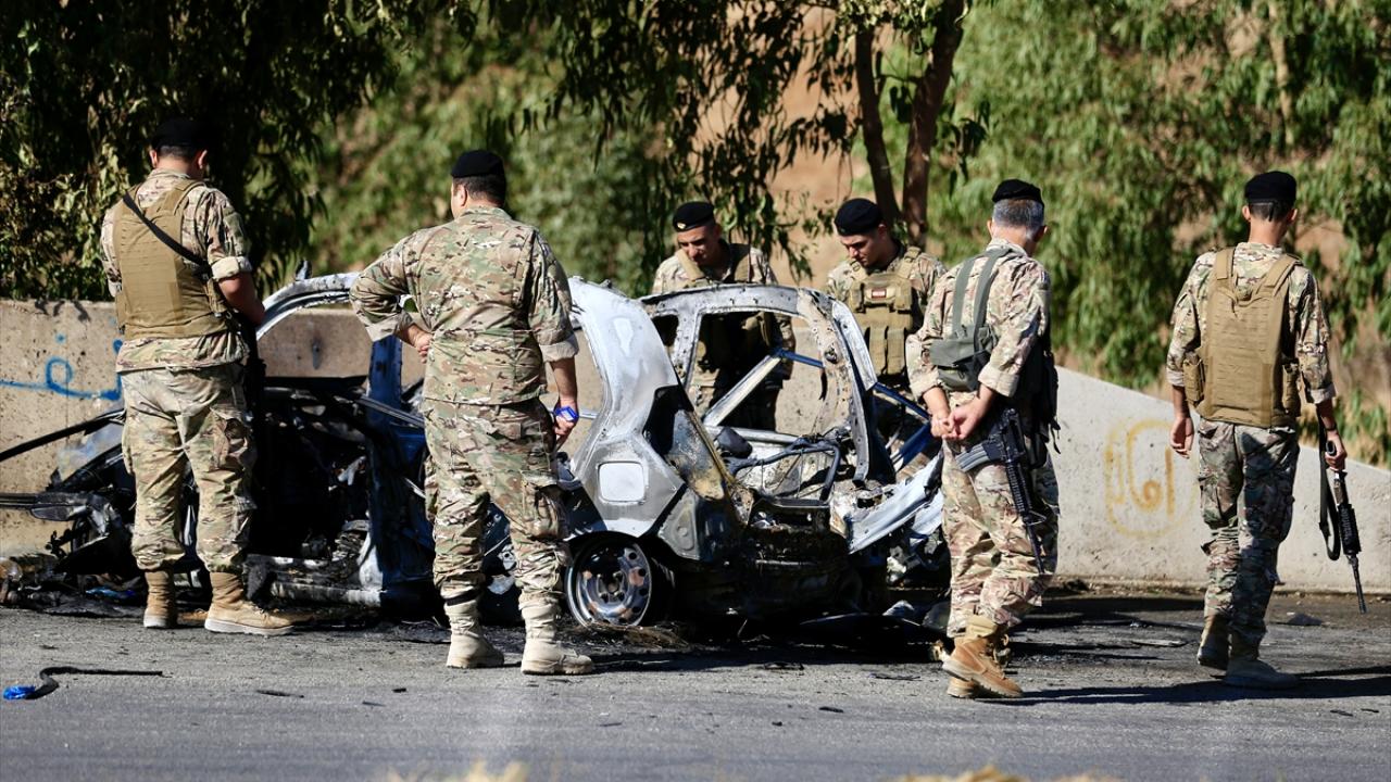 Katil İsrail, Lübnan’ın güneyinde bir araca İHA ile saldırdı