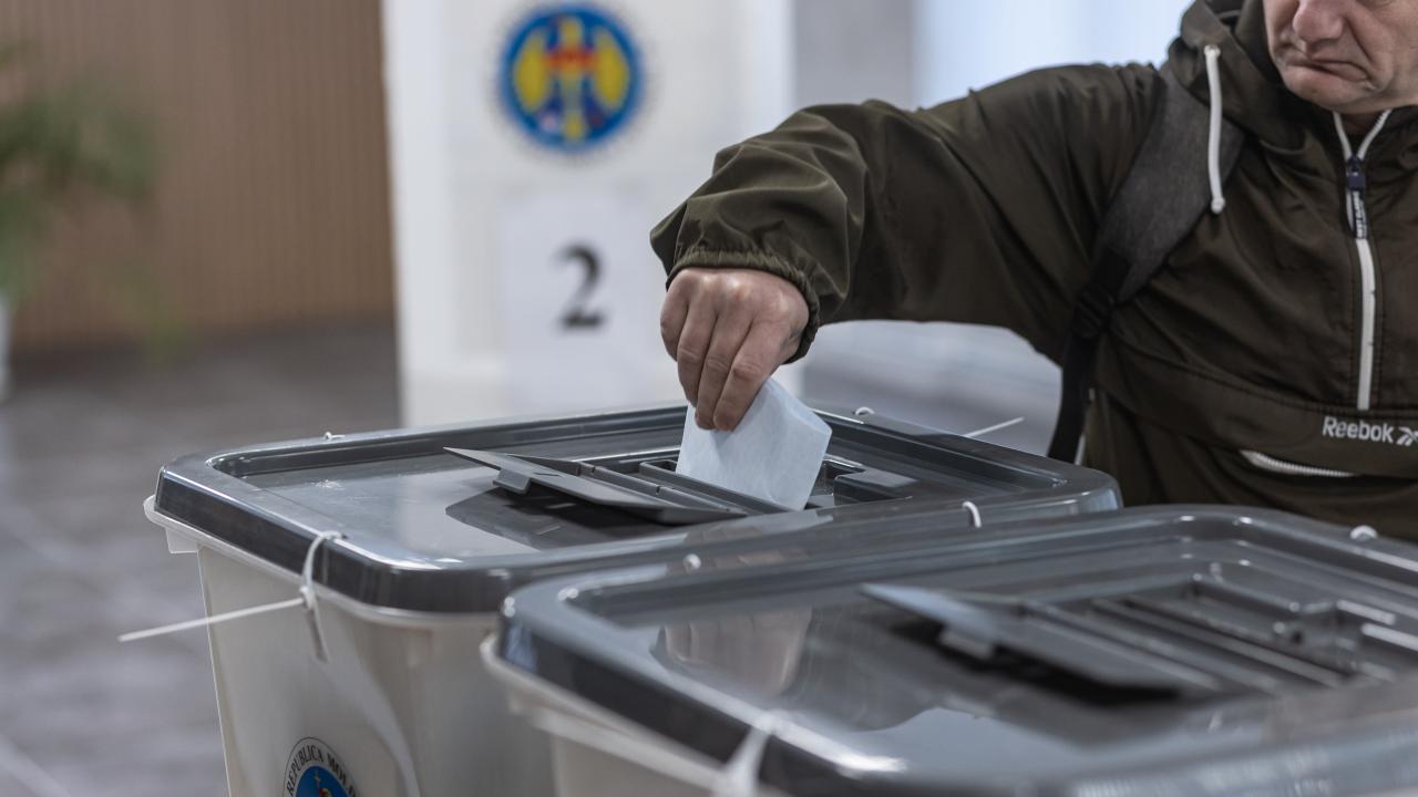 Moldova’da 3 parti ve 2 blok parlamentoya girdi