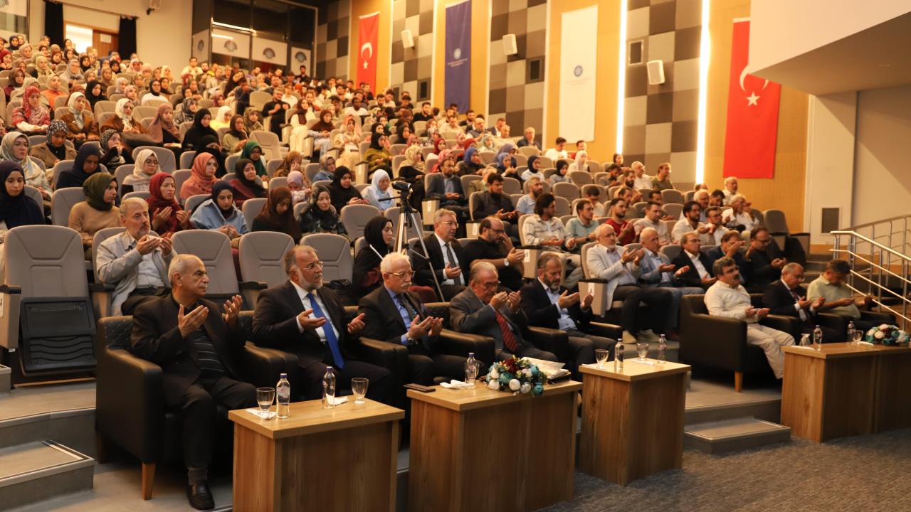 Necmettin Erbakan Üniversitesi akademik yıl açılış töreninde Gazze’deki insanlık dramına dikkat çekildi