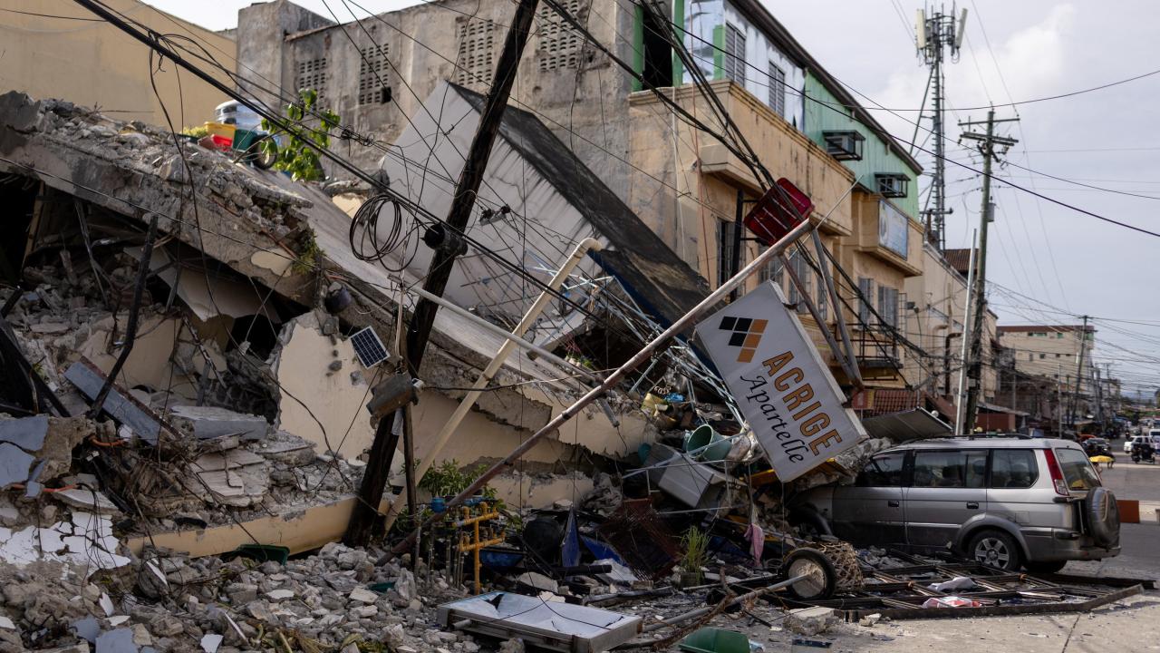 Filipinler’de yaşanan 6,9 büyüklüğündeki depremde hayatını kaybedenlerin sayısı 72’ye çıktı