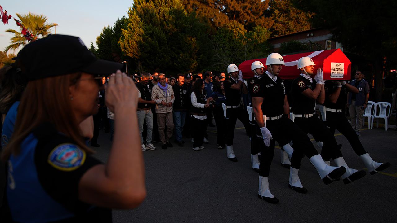 Şehit polis Amilağ’ın cenazesi memleketi Şanlıurfa’ya uğurlandı