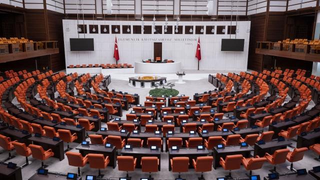 TBMM'de sandalye dağılımı değişti haber görseli
