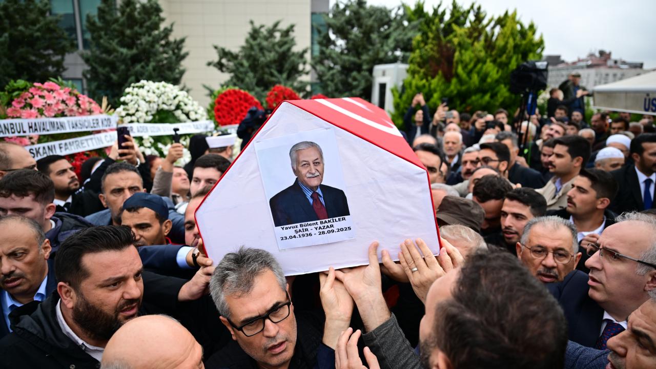 Yavuz Bülent Bakiler, son yolculuğuna uğurlandı
