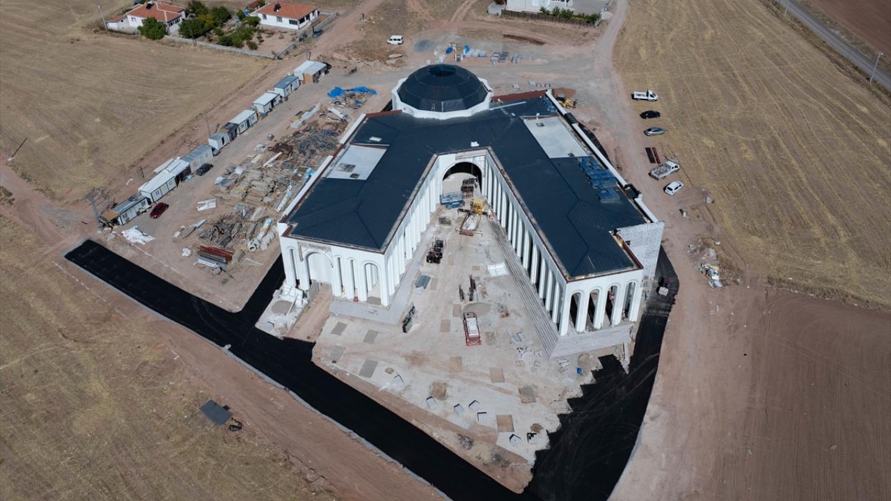 Bahçeli'nin hibe ettiği Hacıbektaş'taki arsaya yapılan cemevi külliyesi 11 Ekim'de açılıyor