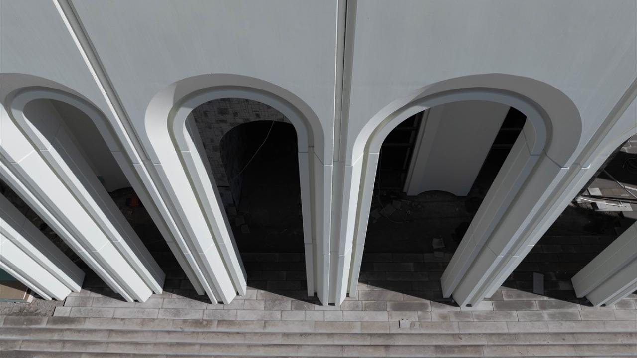 "Alevi inancını, geleneğini cemevine, dergaha yansıtıyoruz"