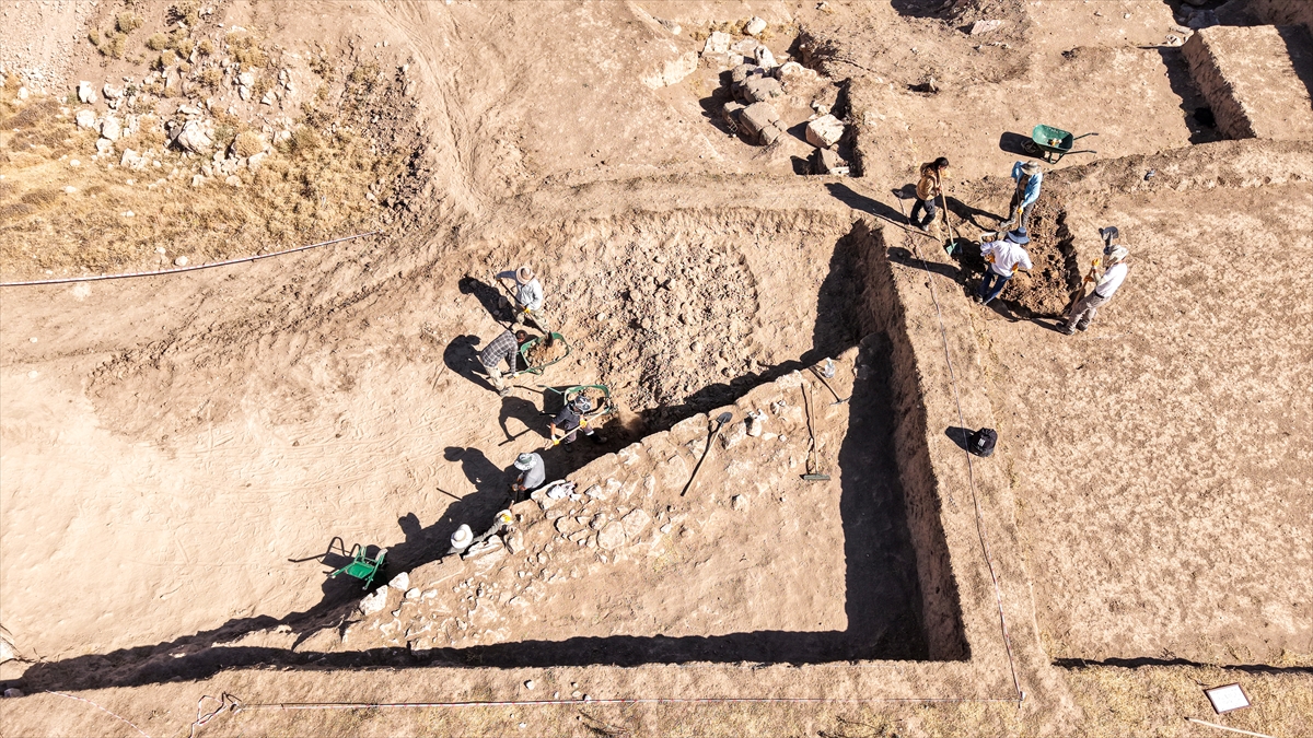 "Surların çok geniş, ihtişamlı olduğunu gözlemekteyiz"