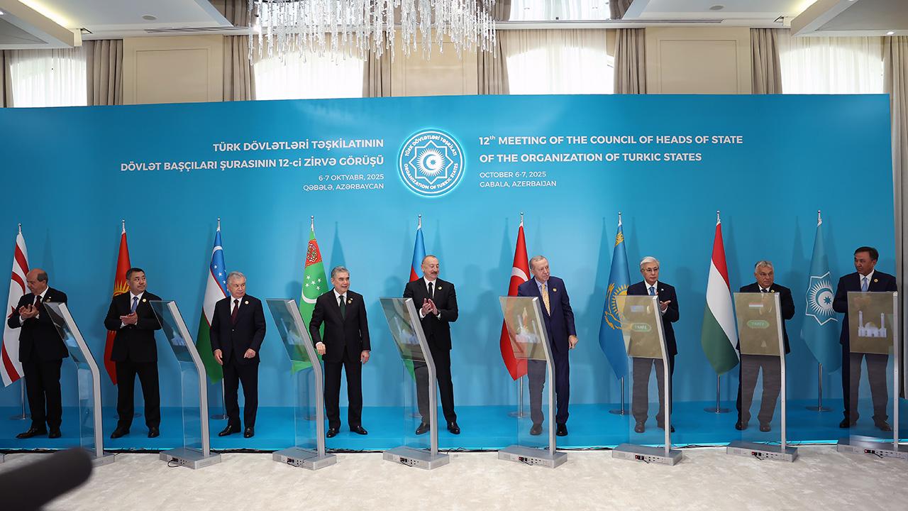 Aliyev, TDT ülkelerinin Azerbaycan’da ortak askeri tatbikat yapmasını önerdi