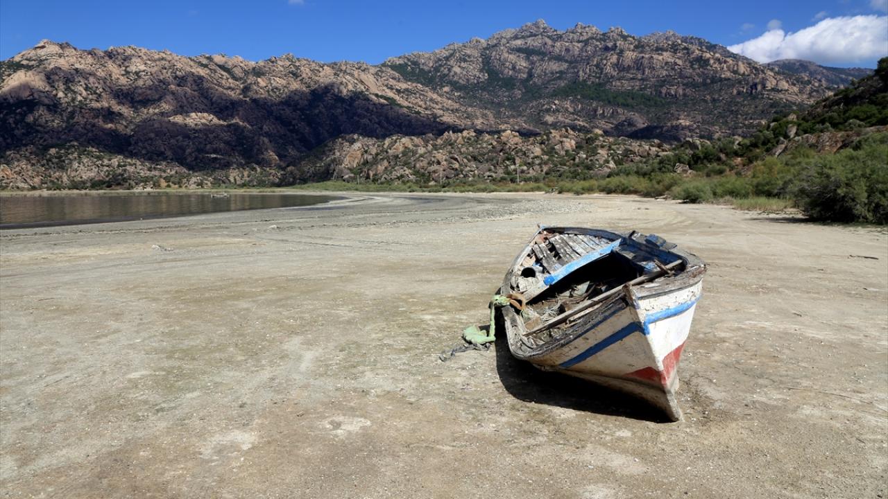 Ege Bölgesi'nin en büyük doğal gölü Bafa, eski günlerine hasret