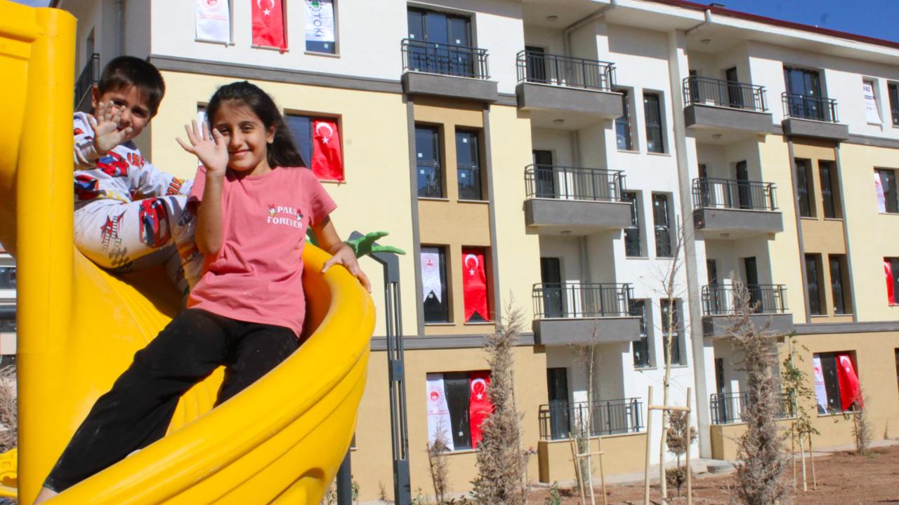 Malatya’da 1130 deprem konutunun anahtarları teslim edildi