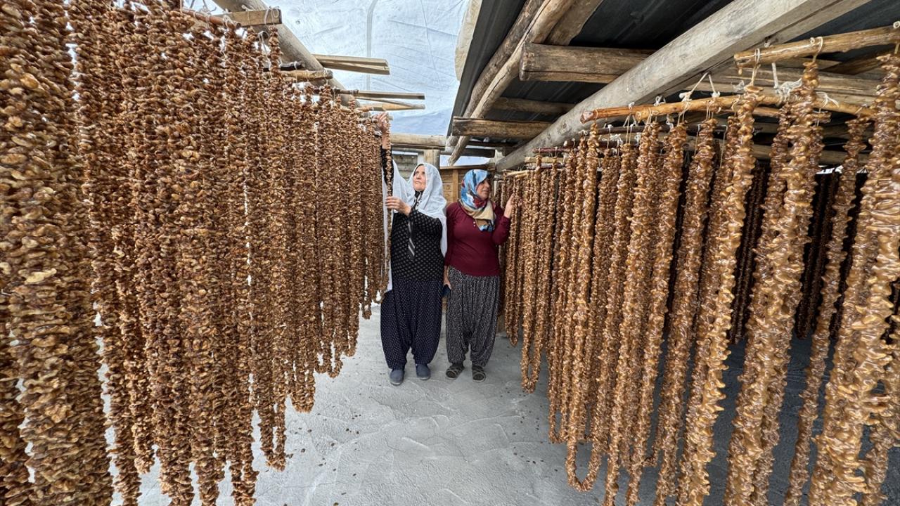 Elazığ’ın tescilli lezzeti “orcik”in yapımına başlandı