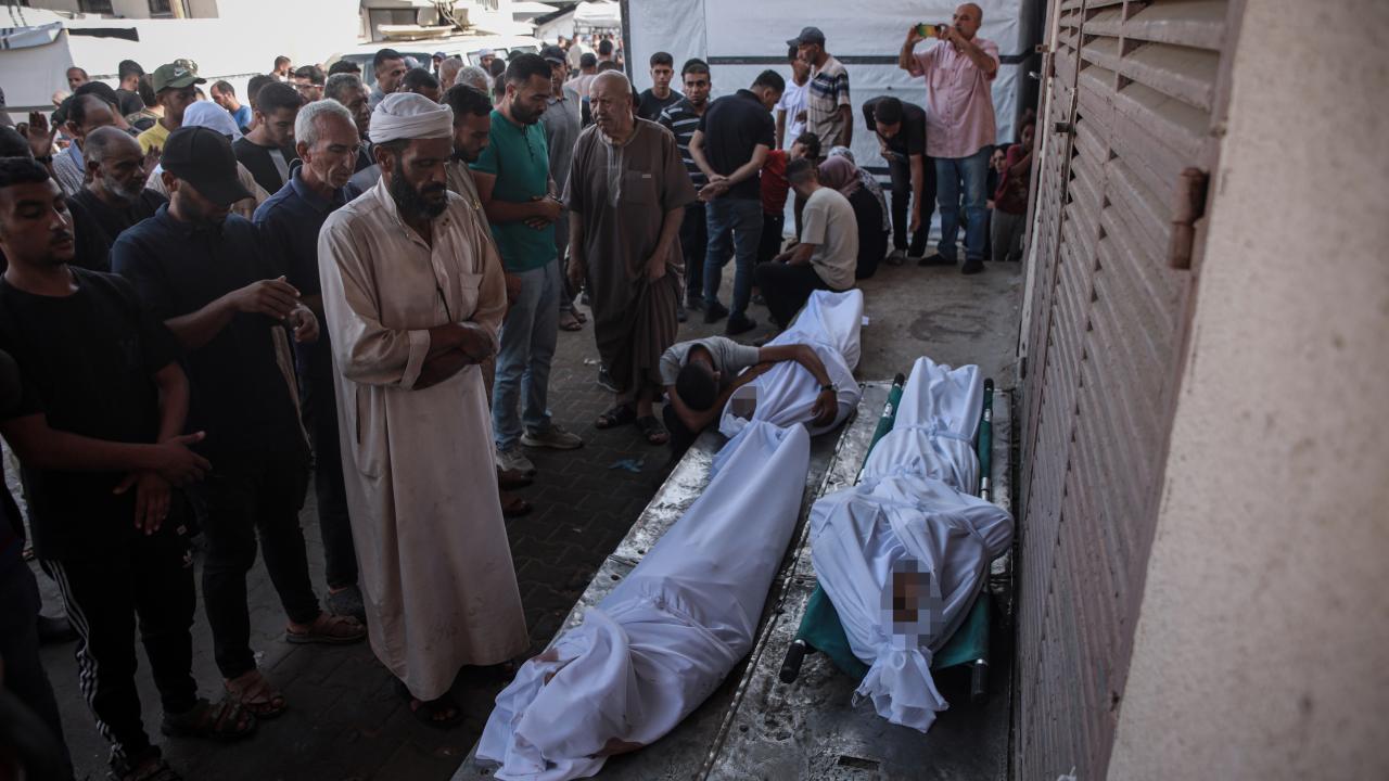 Trumpın saldırıları derhal durdurun çağrısına rağmen katil İsrail Gazzeyi bombalamayı sürdürüyor
