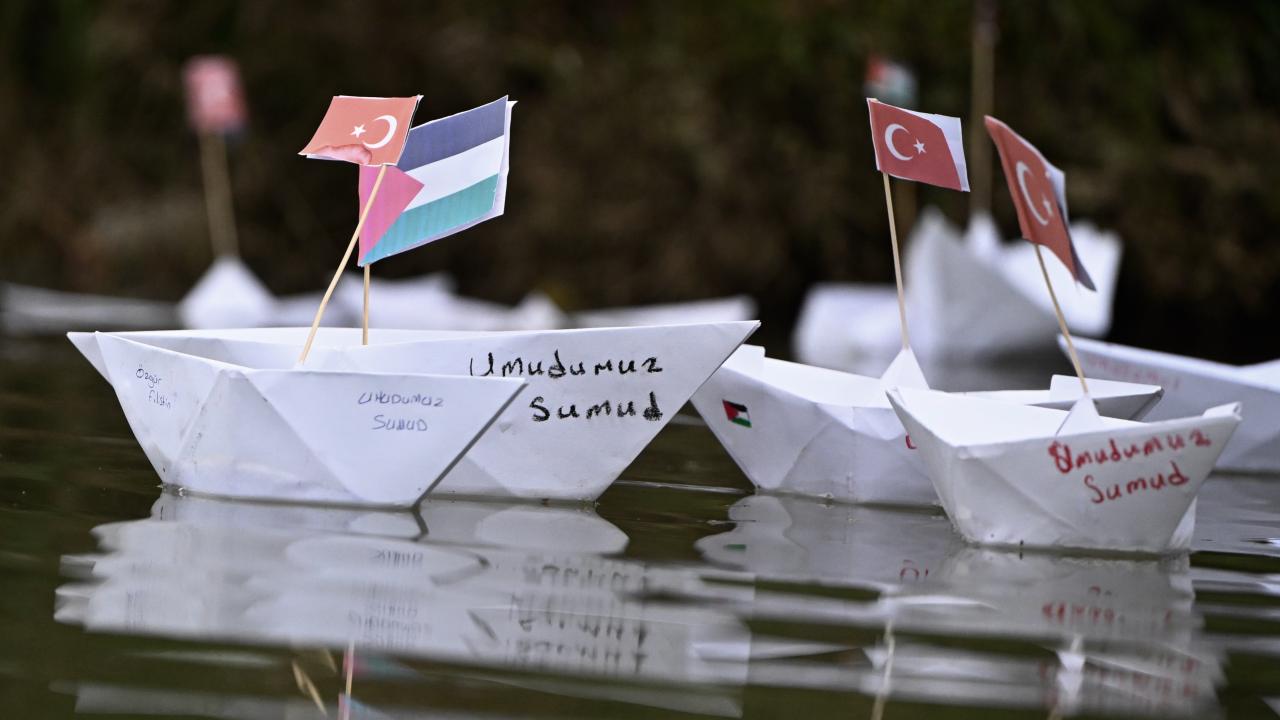 Düzce’de öğrenciler kağıttan gemilerle Sumud Filosu’na destek oldu