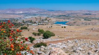 Kozağacı Göleti kıraç topraklara can veriyor