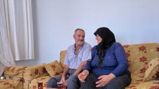 Bakan Kurum, yeni konutlarına yerleşen depremzede çiftin görüntülerini paylaştı