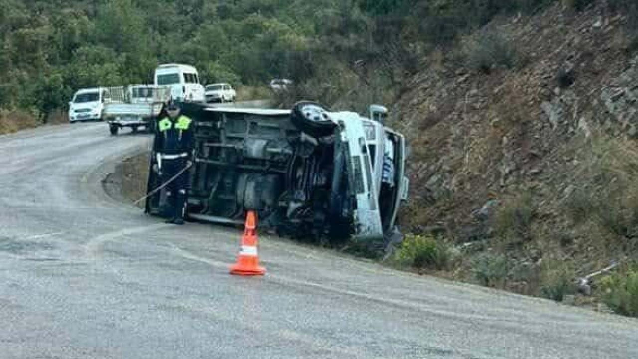 Mersin’de minibüsün devrilmesi sonucu 6 tarım işçisi yaralandı