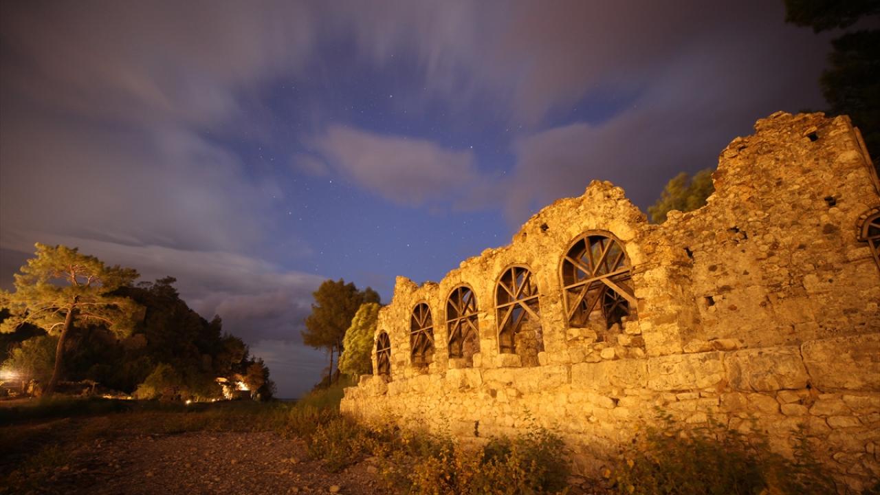 Gece müzeciliği Olympos Antik Kenti'ni akşamları da hareketlendirdi