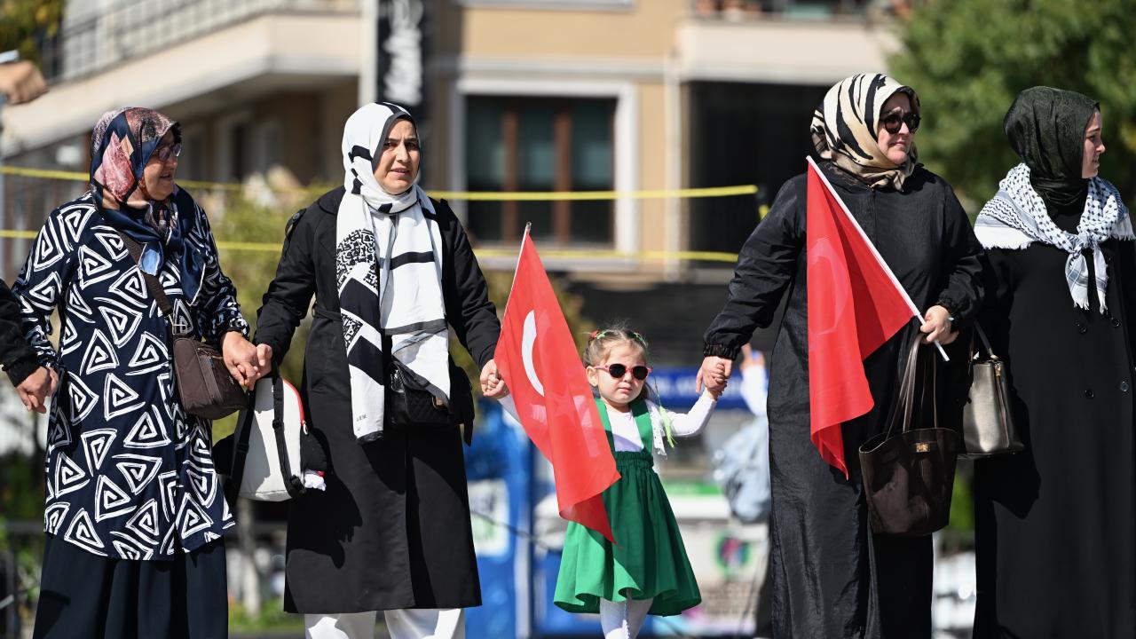 AK Parti Kadın Kolları’ndan “Gazze için sessiz çığlık” etkinliği