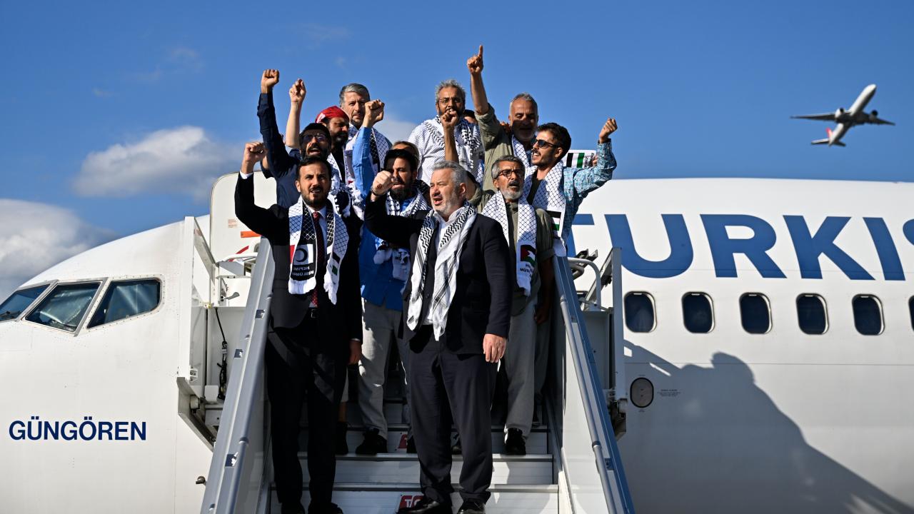 Haydut İsrail'in alıkoyduğu 137 aktivist Türkiye'ye getirildi