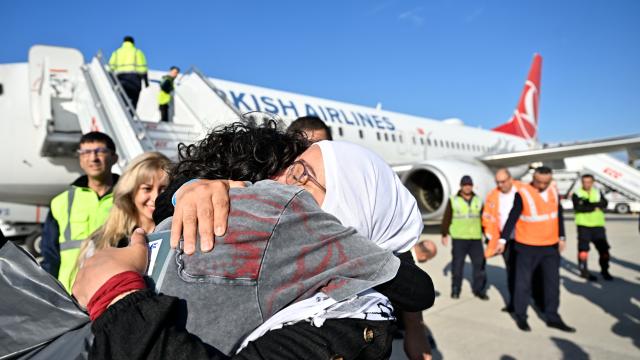Alıkonulan Küresel Sumud Filosu aktivistleri özel uçaklarla Türkiye’ye tahliye edilecek