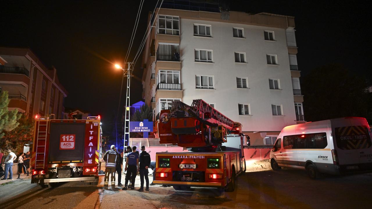 Başkentte özel eğitim merkezinin terasında yangın