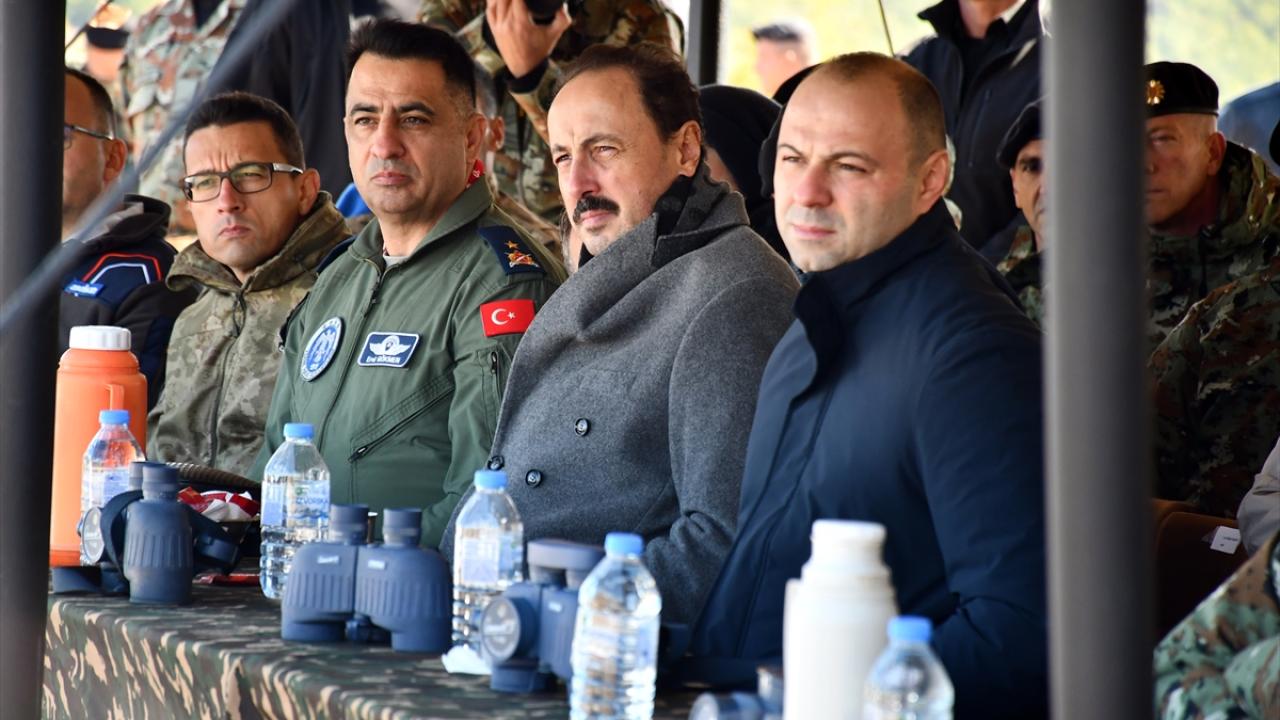Kuzey Makedonya'da, Türkiye'den temin edilen askeri teçhizat ve üniformaların tanıtımı yapıldı