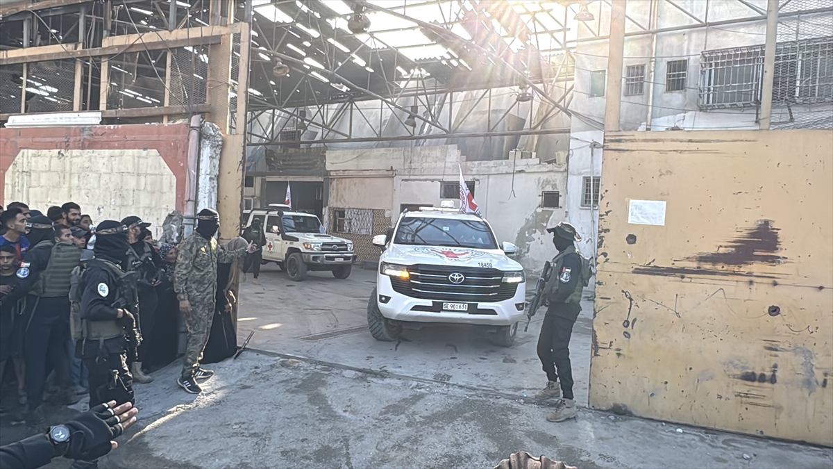 İsrail ve Gazze'de esir takası başladı