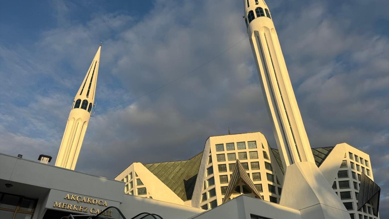 Akçakoca Merkez Cami