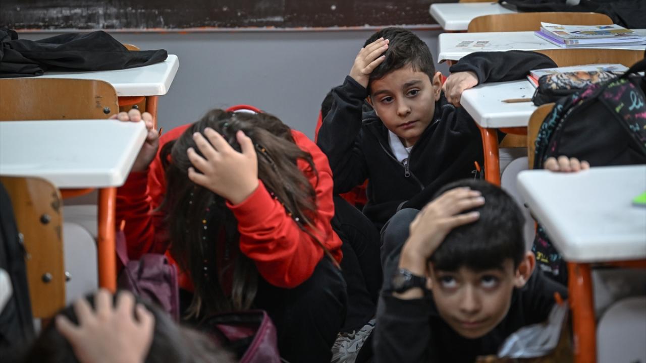 MEB afetlere karşı okullarda eş zamanlı tatbikat uyguladı