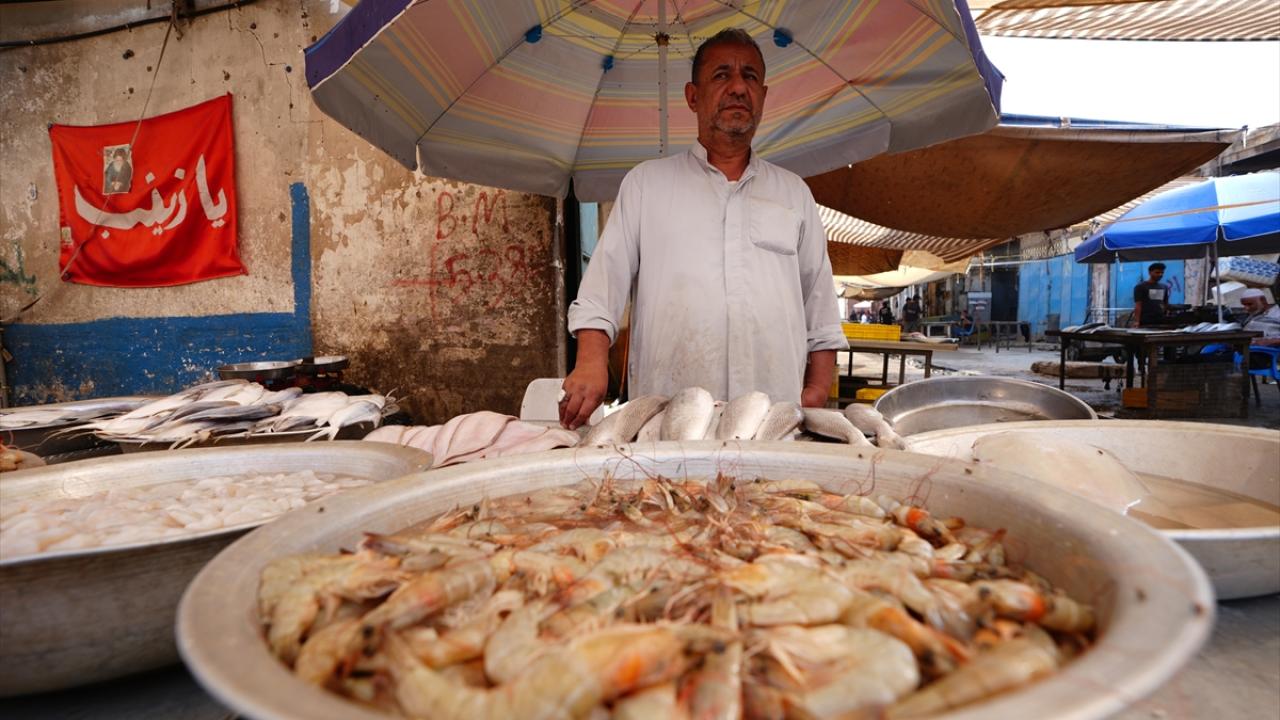 Basra'da balık pazarı