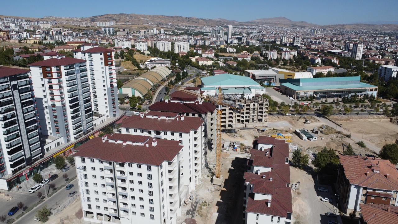 Elazığ’da 1216 depremzede aile yeni evlerine yerleşti