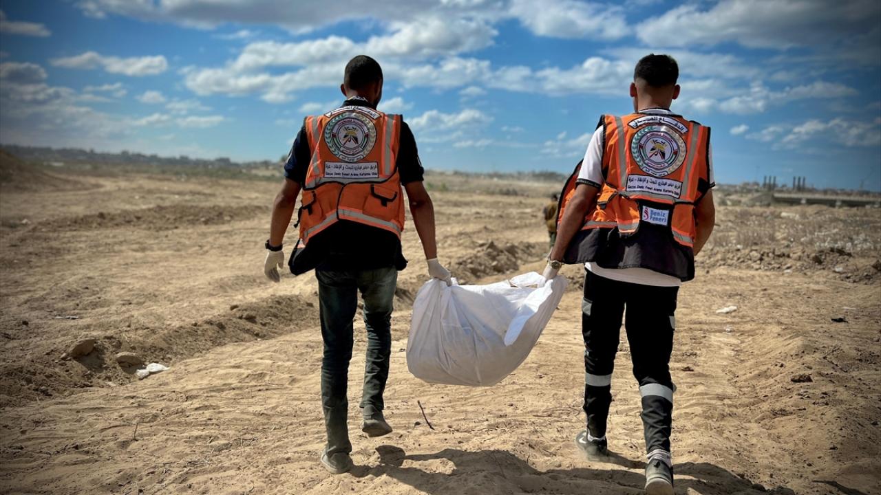 Katil İsrail’e yüzlerce Filistinlinin naaşının serbest bırakılması için başvuru yapıldı