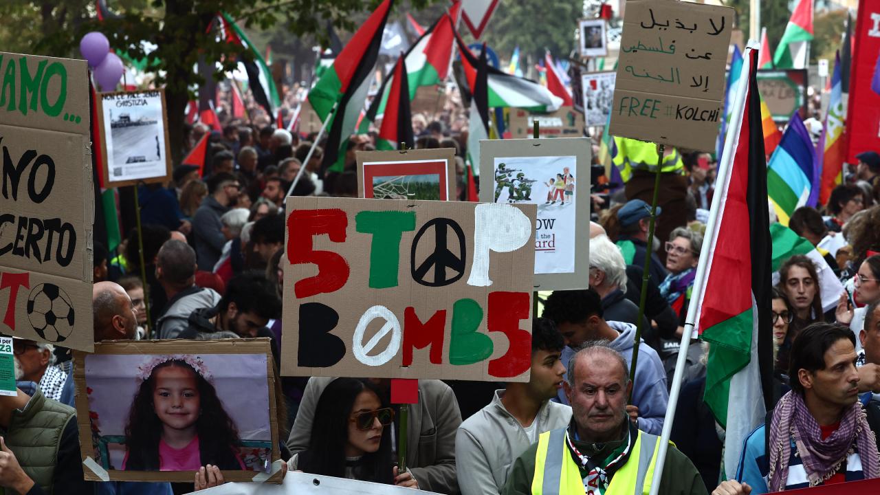 İtalyaİsrail maçı öncesi binlerce kişi İsrail’i protesto etti