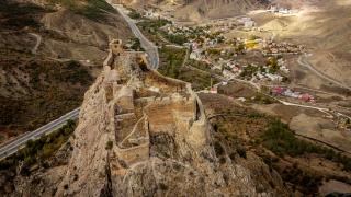 Gümüşhane'de çevreye hakim noktadaki "Keçi Kalesi"