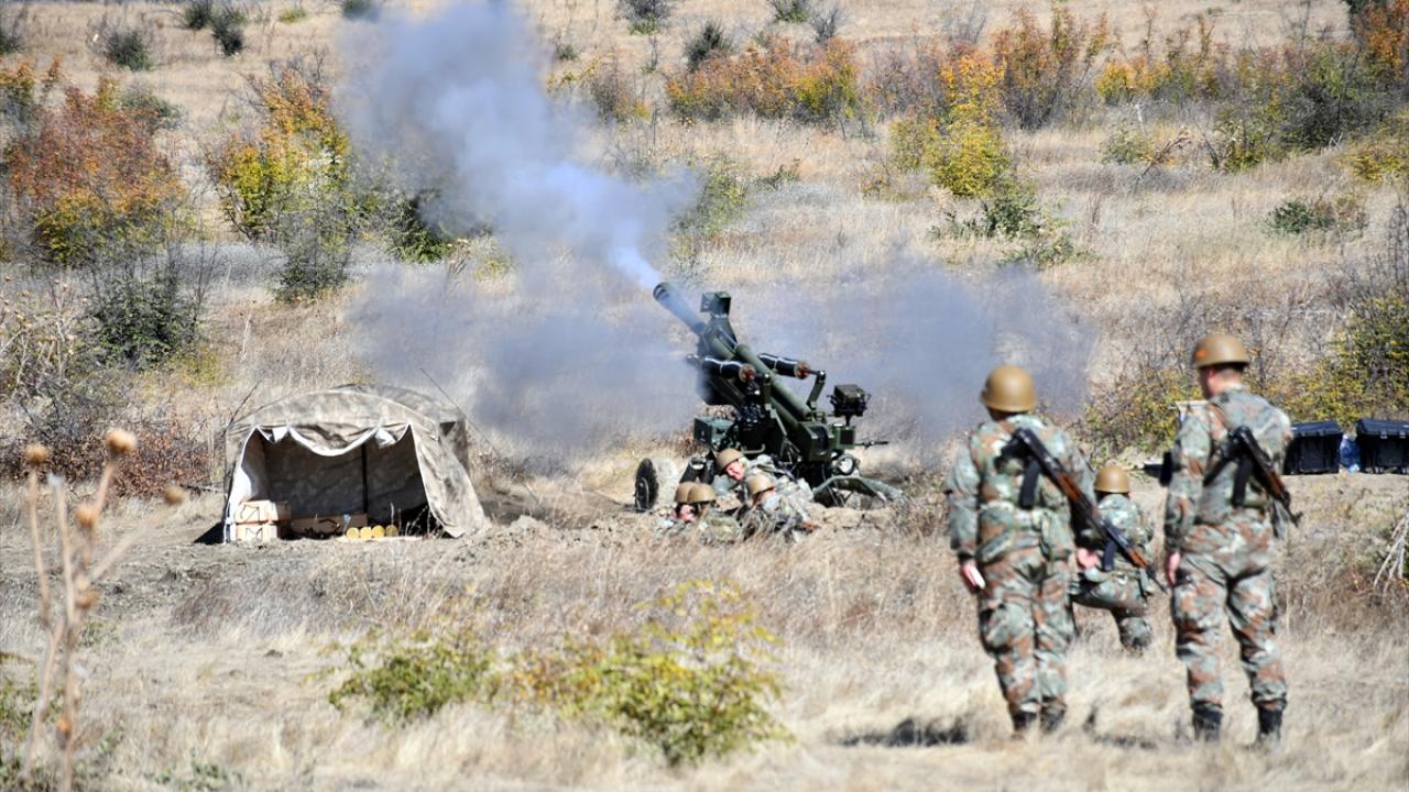 Kuzey Makedonya'da, Türkiye'den temin edilen askeri teçhizat ve üniformaların tanıtımı yapıldı