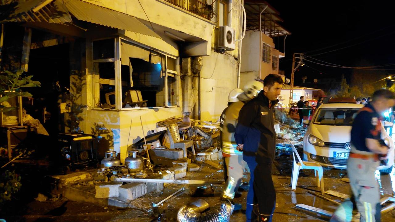 Hatay’da yangın çıkan fırında patlama: 9 kişi yaralandı
