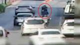 Otomobili üzerine sürerek ölümüne neden oldu: O anlar kamerada