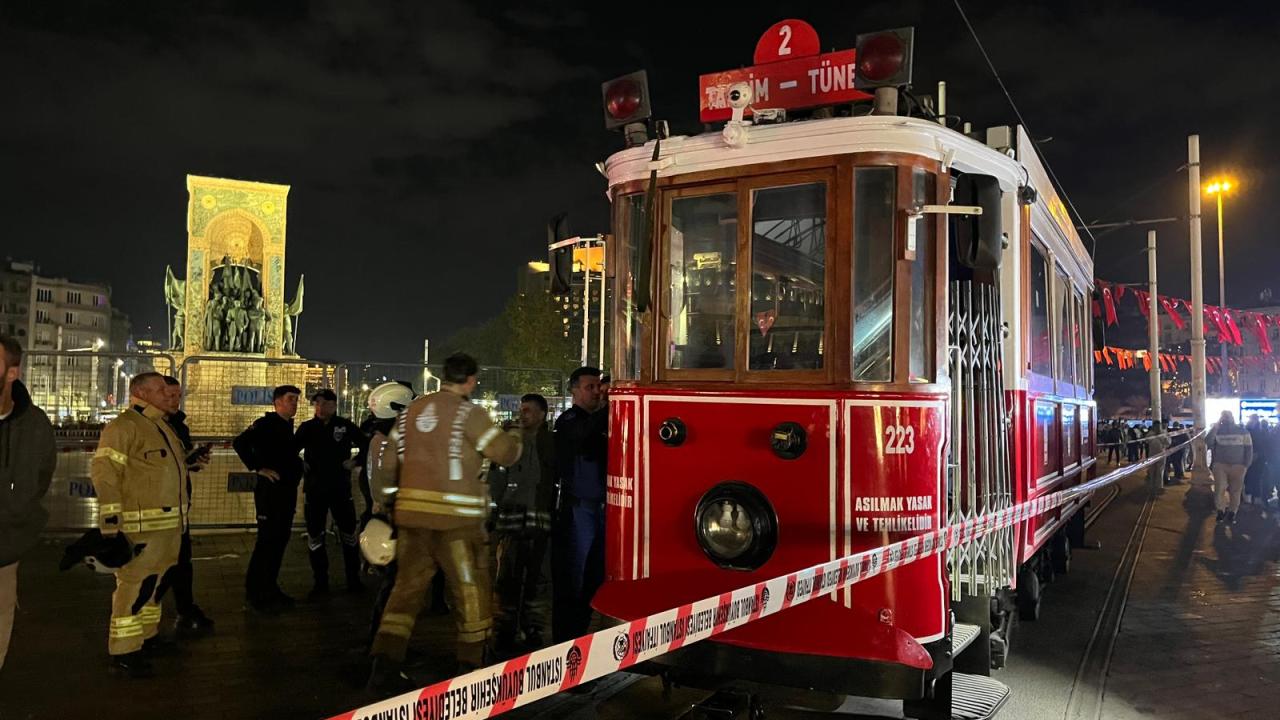 Taksim’de nostaljik tramvayda yangın çıktı